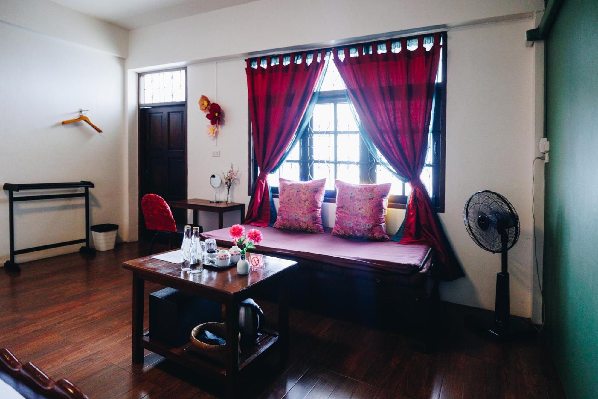 Sleeper House Hotel Транг Екстериор снимка